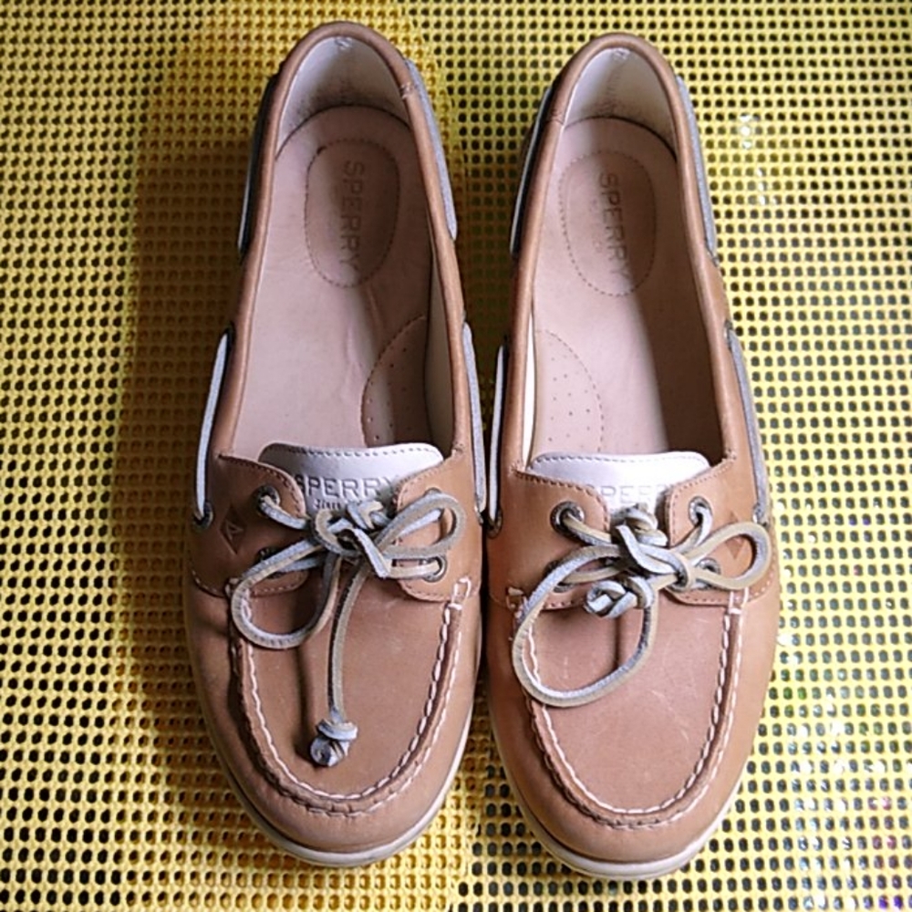 Sperry Boat Shoes Size 9M